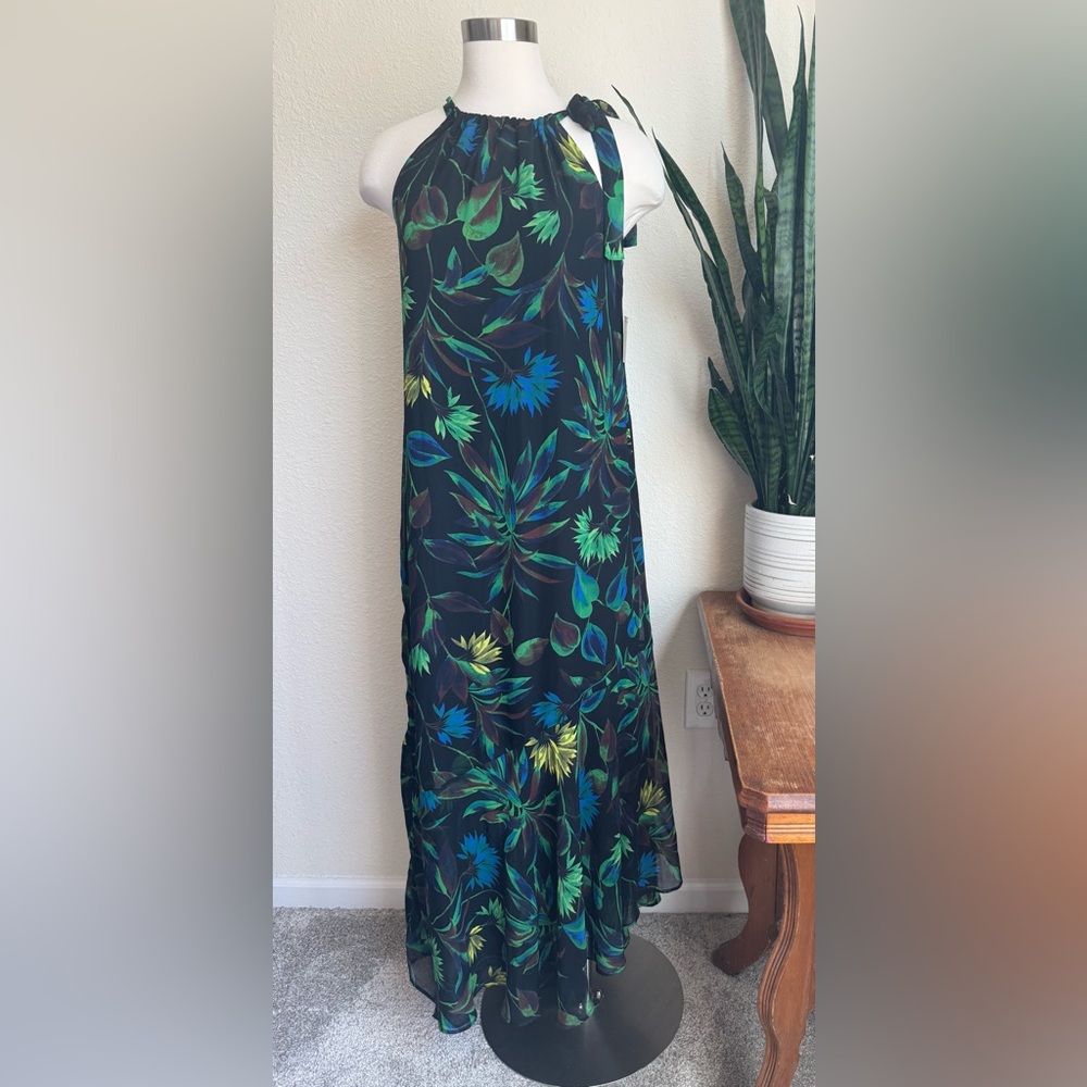 Taylor‎ Women’s Size 8 Black Floral Maxi Dress Halter flowy 8749M